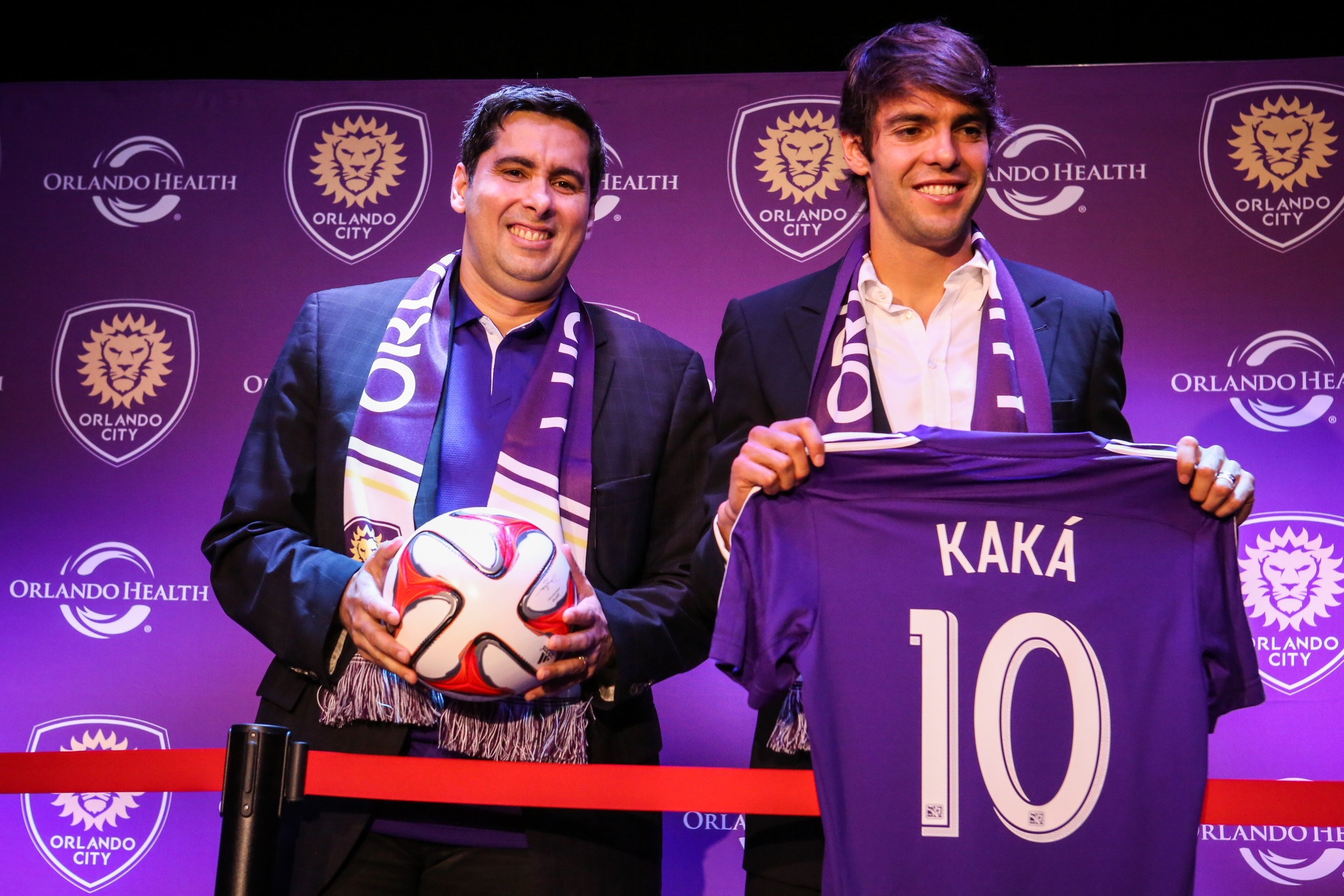 Kaka được trao tấm băng thủ quân ở CLB Orlando City. Ảnh: Orlandosentinel.com.
