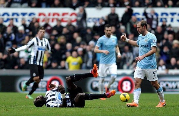 Chiến thắng 5-0 của Man City trước Newcastle mang đậm dấu ấn của Zabaleta. Hậu vệ người Argentina tắc bóng chính xác 5/6 lần, 4 lần hóa giải thành công những quả tạt của đối phương và tỷ lệ chuyền bóng đạt 96% (47/49 lần).