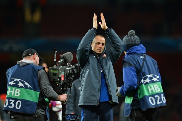 Cuu sao M.U xoay vao noi dau cua Arsenal hinh anh