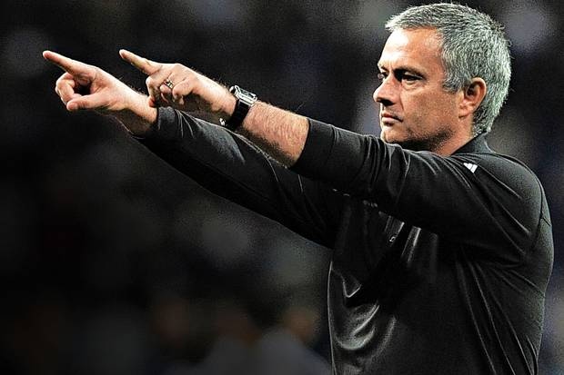 Giống Brian Clough, Jose Mourinho cũng là một HLV giỏi nhưng luôn tự tin quá thái. Chiến lược gia người Bồ Đào Nha từng nói: “Đừng cho tôi là kẻ cao ngạo, nhưng tôi là nhà vô địch châu Âu và luôn nghĩ mình là một người đặc biệt”.