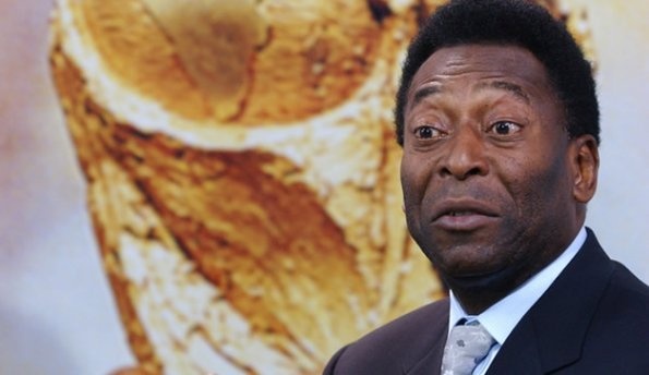 Pele từng đề cao bản thân: “Vô địch thế giới năm 17 tuổi, giành 3 danh hiệu World Cup, ghi hơn 1208 bàn thắng, chỉ có thể là Pele. Tới nay, chẳng ai làm được như tôi”. Ngoài ra, huyền thoại người Brazil còn gây sốc với tuyên bố: “Pele không chết, sẽ không bao giờ chết. Pele sẽ tồn tại mãi mãi”.