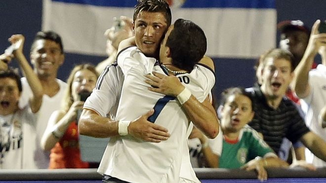 Nhung khoanh khac CDV vao san om hon than tuong hinh anh