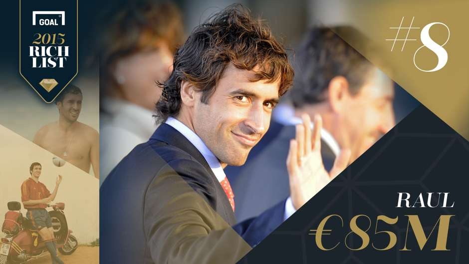Trong 16 năm gắn bó với Real Madrid, Raul nhận mức lương 7 triệu euro mỗi năm. Sau khi rời Bernabeu, “Chúa nhẫn” kiếm 27 triệu euro từ những bản hợp đồng với Schalke (17) và Al-Sadd (10). Ngoài ra, cựu tuyển thủ Tây Ban Nha còn nhiều nguồn thu khác bên ngoài sân cỏ như kinh doanh và bất động sản.