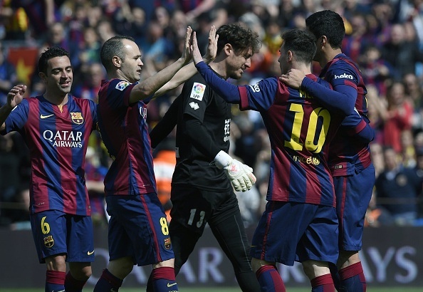 Messi va Suarez ghi 5 ban, Barca soan ngoi Real hinh anh