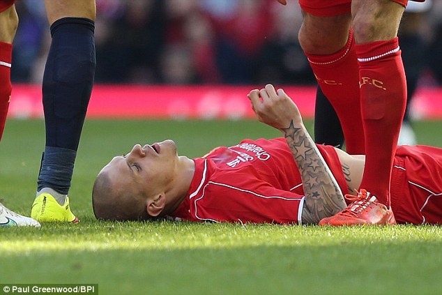 Sao Liverpool bat tinh trong tran tu ket FA Cup hinh anh