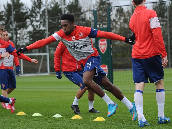 Welbeck no luc tap luyen nham giup Arsenal danh bai M.U hinh anh