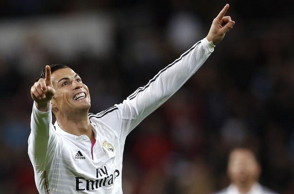 Real 3-4 Schalke: Nha vo dich suyt bi loai du CR7 lap ky luc hinh anh