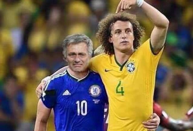Anh che David Luiz an ui Mourinho sau that bai cua Chelsea hinh anh