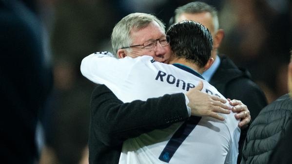 Sir Alex sang Madrid thuyet phuc Ronaldo tro lai M.U hinh anh