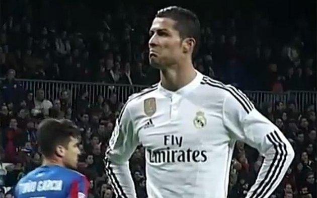 Ronaldo chui fan Real bang tu tuc tiu hinh anh