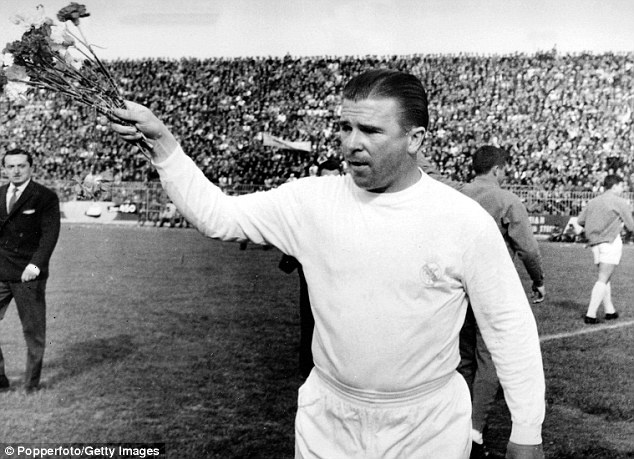 Puskas là huyền thoại của Real. Ông giúp “Kền kền trắng” đoạt 5 danh hiệu La Liga và 3 Cúp C1. Thành tích ghi bàn của cố tiền đạo người Hungary trong các trận El Clasico cũng bằng Ronaldo, Gento và Alvarez.