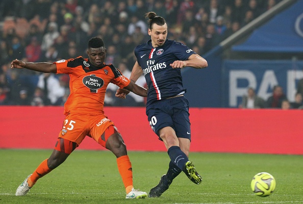 Harry Kane lập hat-trick trong chiến thắng 4-3 của Tottenham trước Leicester City. Tuy nhiên, tiền đạo trẻ người Anh không thể cạnh tranh vị trí duy nhất trên hàng công trong đội hình này với Ibra. Tiền đạo của PSG cũng lập hat-trick, chạm bóng 13 lần trong vòng cấm ở trận thắng 3-1 trước Lorient.