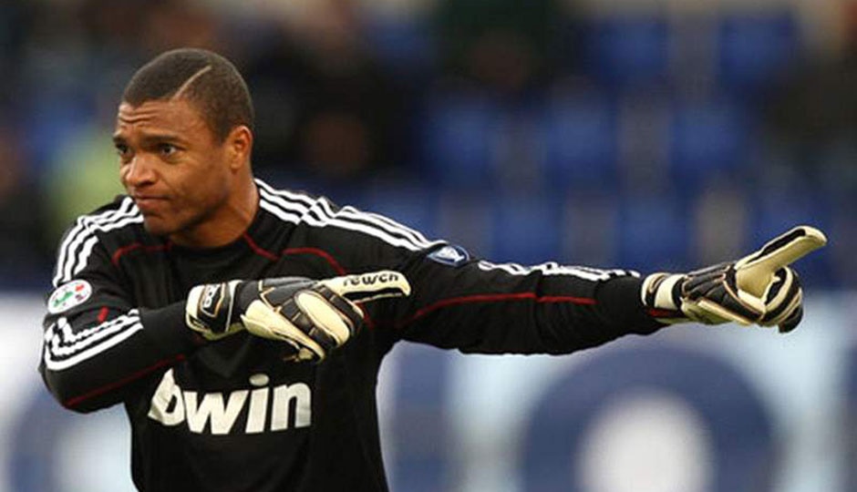 Giải thích lý do chọn thủ môn đồng hương, Kaka cho biết: “Tôi chơi cùng Iker Casillas 4 năm, nhưng Dida mới là người giỏi nhất. Chúng tôi giành nhiều danh hiệu cả trong màu áo CLB AC Milan lẫn đội tuyển Brazil”.