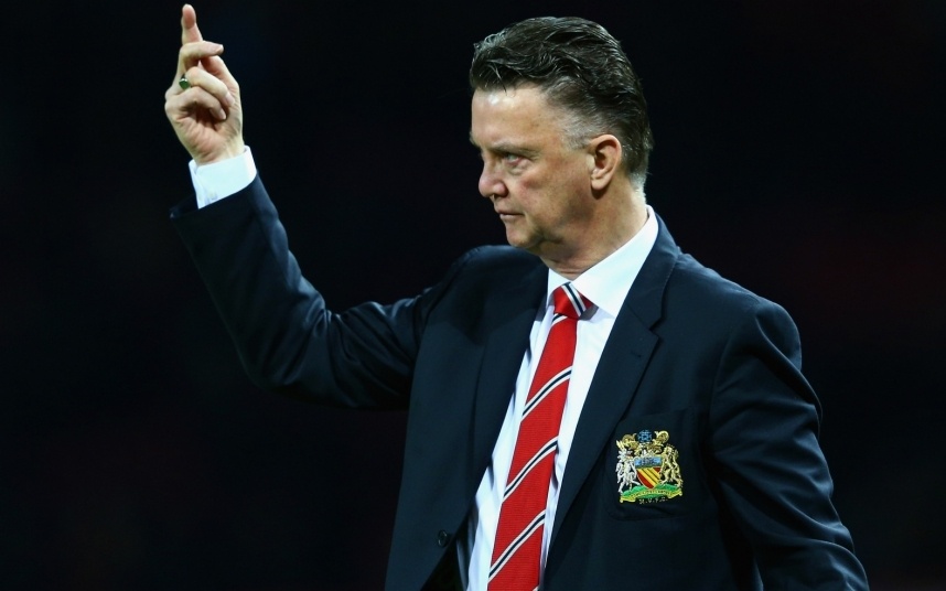 Mặc dù không tạo ra dấu ấn đáng kể nào trong màu áo M.U, Van Gaal vẫn xếp thứ 5 trong danh sách 10 HLV kiếm tiền giỏi nhất. Thu nhập của “Tuylip thép” trong năm qua là 7,3 triệu bảng.