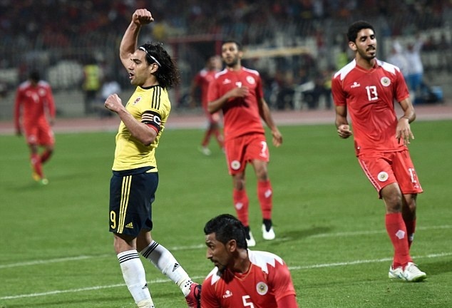 Falcao gui thong diep cho Van Gaal bang cu dup trong 4 phut hinh anh