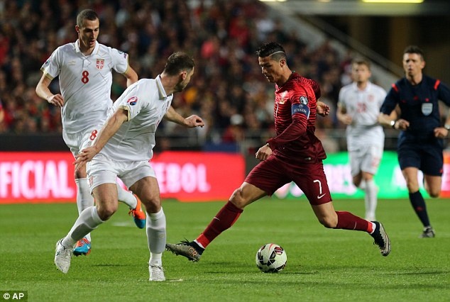 Ronaldo im tieng trong chien thang cua Bo Dao Nha hinh anh