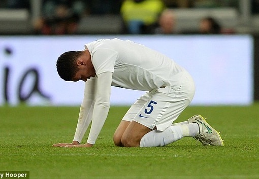 Sao M.U choang khi lam nghia vu quoc gia hinh anh