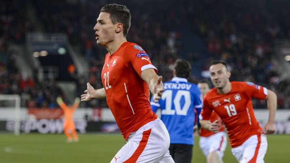 Schar hoàn thành xuất sắc vai trò phòng ngự khi chặn đứng nhiều pha lên bóng của Estonia. Không những thế, hậu vệ của Basel còn ghi dấu ấn với bàn mở tỷ số sau pha kiến tạo của Shaqiri, góp phần vào chiến thắng 3-0 cho Thụy Sỹ.