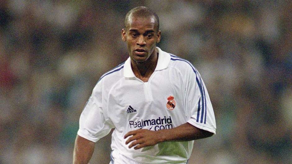 Ngôi sao từng 44 lần khoác áo ĐT Brazil có 4 năm chơi bóng tại Bernabeu (tính cả 1 năm cho Dortmund mượn). Trong thời gian này, cựu tiền vệ sinh năm 1974 ra sân 45 lần và ghi 1 bàn thắng.