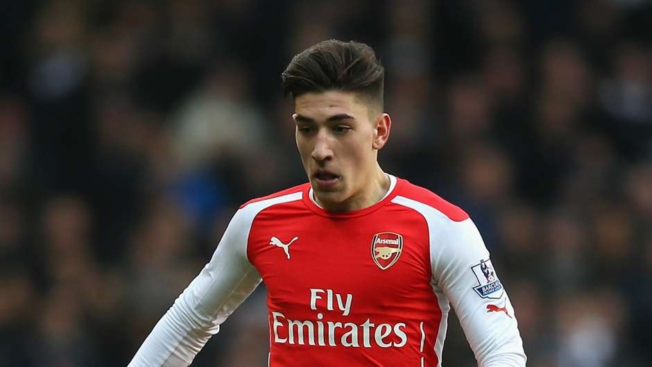 Glen Johnson, Javier Manquillo và Calum Chambers đều đang chật vật tìm suất đá chính. Trong khi Mathieu Debuchy không thể ra sân do chấn thương. Do đó, Bellerin trở thành ứng viên số 1 cho vị trí hậu vệ phải trong đội hình này.