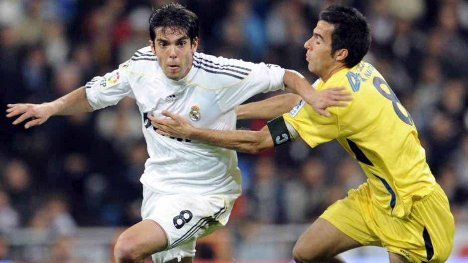 “Quả bóng vàng 2007” gia nhập Real năm 2009 với phí chuyển nhượng 68,5 triệu euro. Tuy nhiên, danh thủ người Brazil không để lại dấu ấn đặc biệt nào trong 5 năm chơi bóng tại Bernabeu.