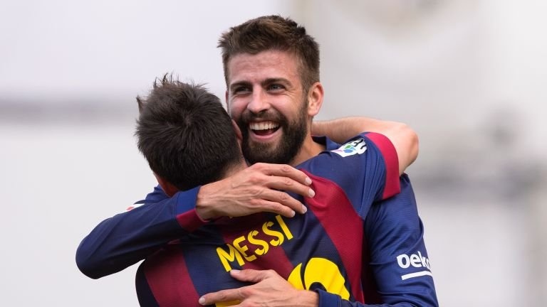 Pique giành mọi danh hiệu trong màu áo CLB Barcelona lẫn đội tuyển Tây Ban Nha. Sau sự khởi đầu không tốt, trung vệ 28 tuổi đang trở lại đầy ấn tượng. Anh xứng đáng được xem là “con quái vật” trong mắt các tiền đạo đối phương.