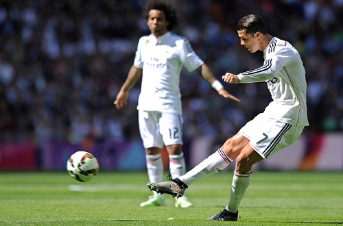 CR7 da phat, Chichario danh dau ghi ban giup Real thang 3-0 hinh anh