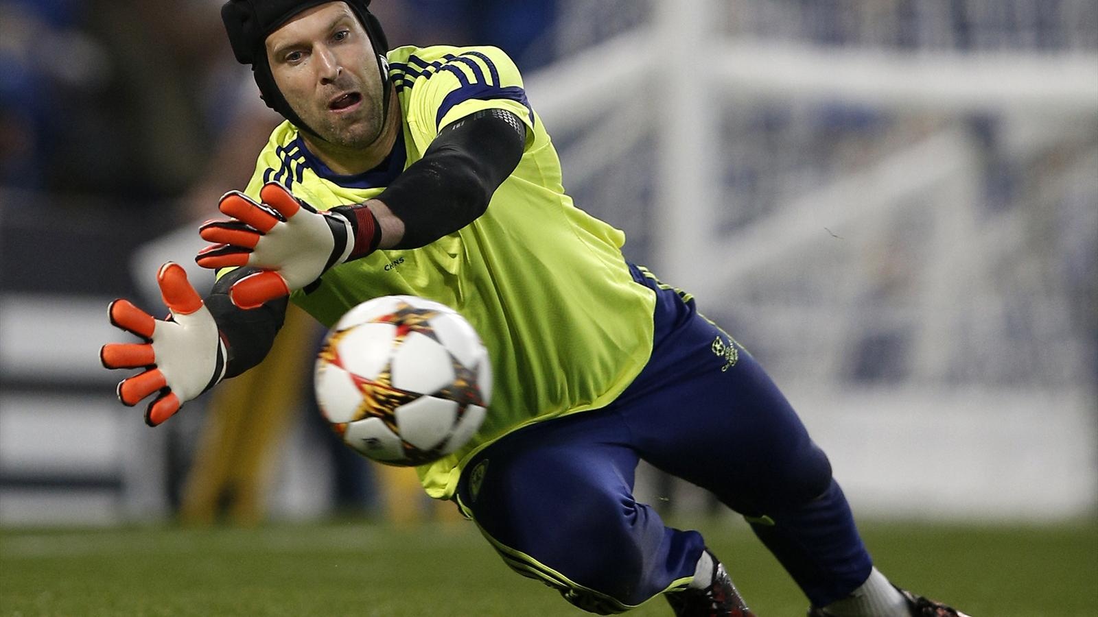 Cech chỉ là lựa chọn thứ 2 của Mourinho sau Thibaut Courtois mùa này. Tuyển thủ Séc chỉ được bắt chính duy nhất 1 lần tại Premier League. Trong khi đó, HLV Arsene Wenger đang nỗ lực tìm người thay thế Wojciech Scszesny. “Giáo sư” rất muốn chèo kéo thủ thành 33 tuổi về sân Emirates.