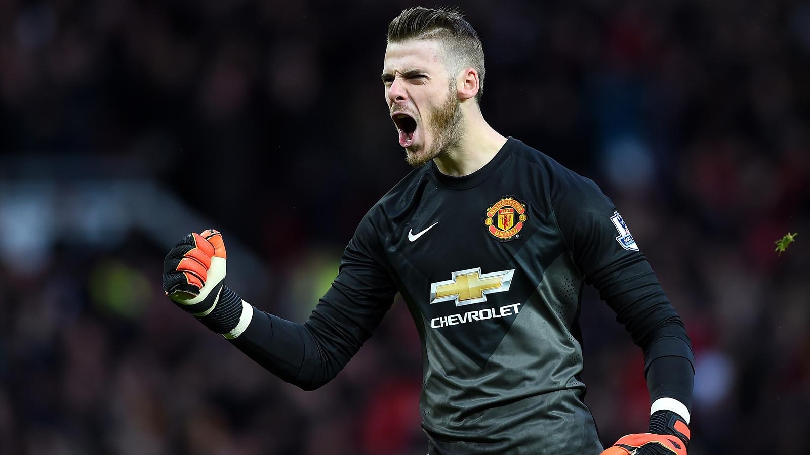 Màn trình diễn thuyết phục ở hai mùa gần đây giúp De Gea lọt vào mắt xanh của Real. BLĐ Los Blancos rất muốn có tuyển thủ Tây Ban Nha để thay thế cho Iker Casillas đã ở bên kia sườn dốc sự nghiệp. M.U hét giá 50 triệu bảng cho De Gea với hy vọng làm nản lòng “Los Blancos”.