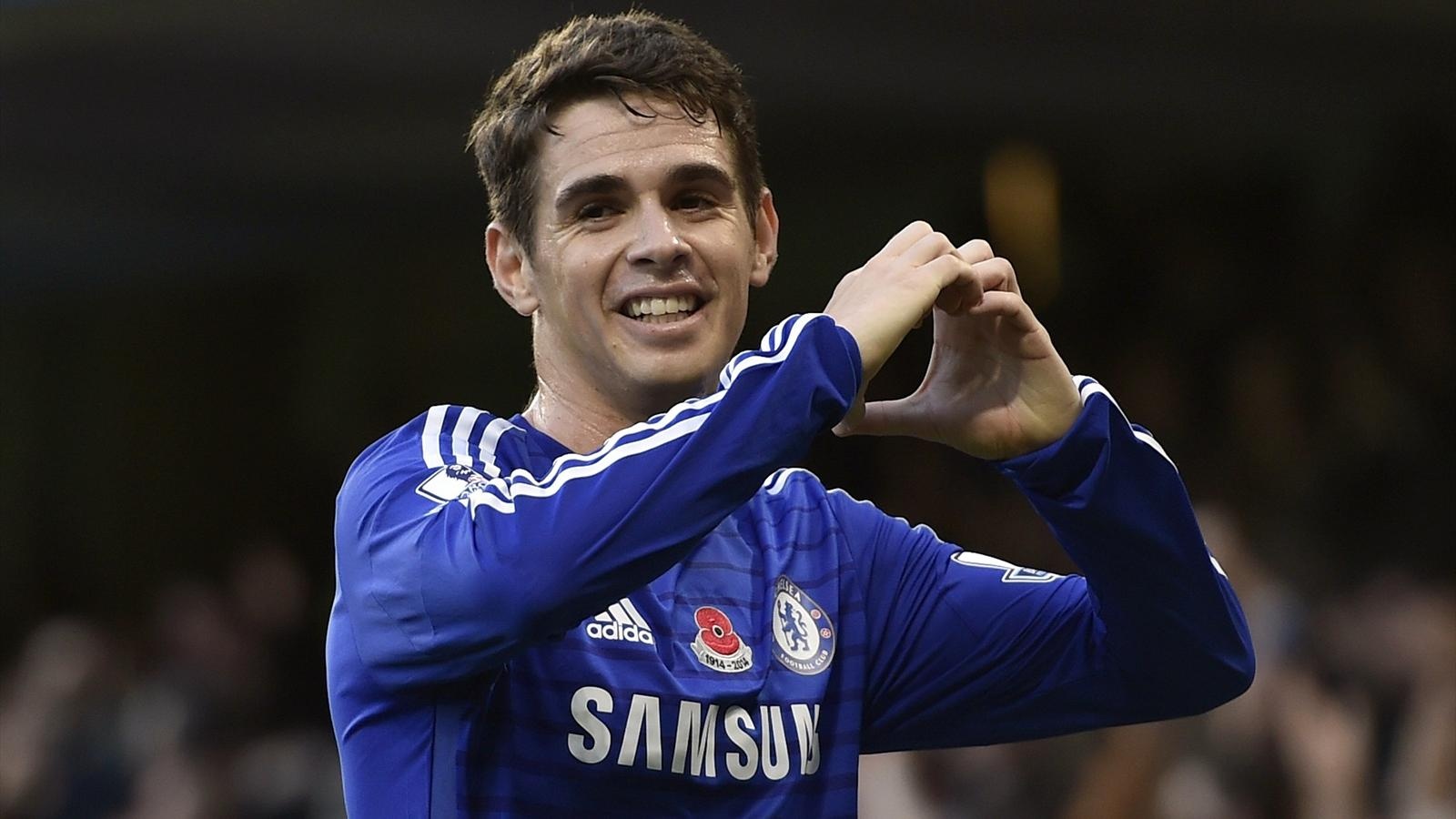 Mùa này, cầu thủ 23 tuổi không còn được Mourinho trọng dụng. Chiến lược gia người Bồ muốn bán ngôi sao người Brazil khi còn được giá. Theo tờ Metro, Liverpool sẵn sàng chồng 25 triệu bảng để có chữ kí của cựu tiền vệ Internacional.