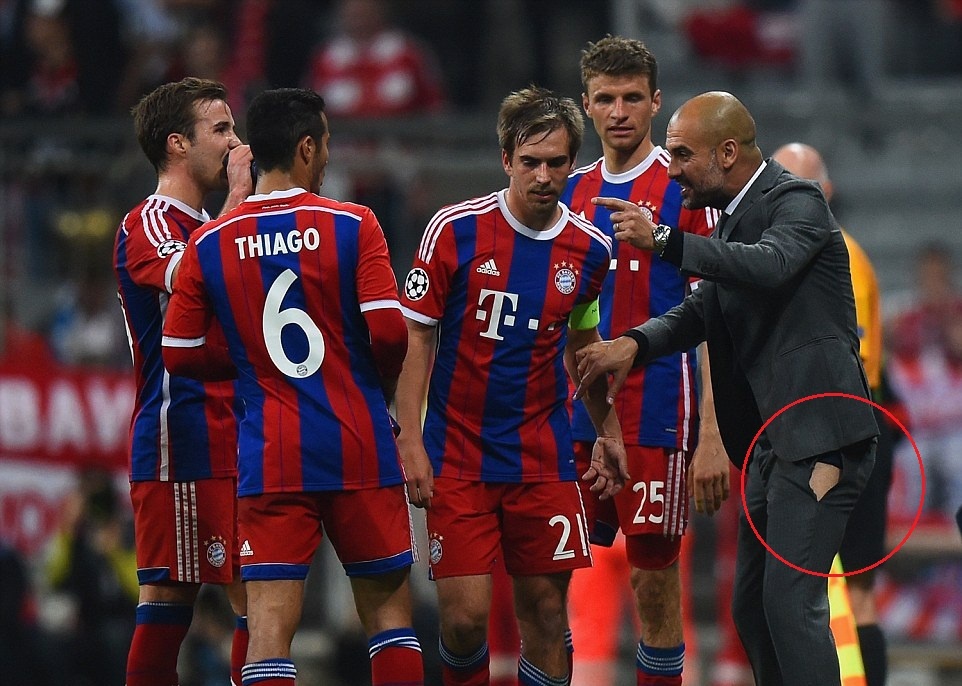 Chien thang ngoan muc khien Guardiola quen chiec quan rach hinh anh