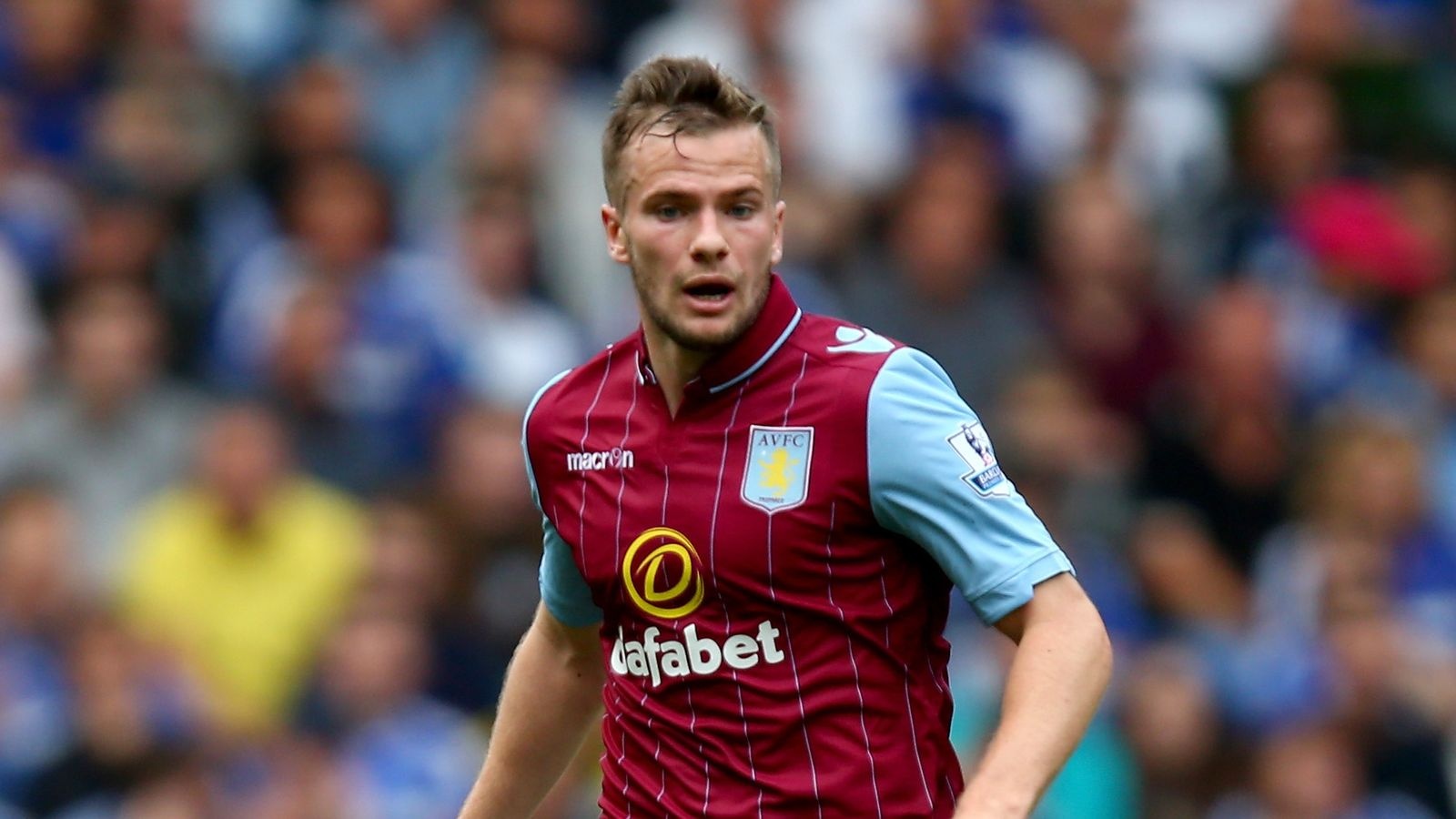 7. Tom Cleverley (Aston Villa): Tiền vệ 26 tuổi bị HLV Van Gaal đẩy sang Aston Villa dưới dạng cho mượn sau màn trình diễn kém cỏi. Tại CLB mới, cựu tuyển thủ Anh vẫn không thể hiện được khả năng của mình. Cleverley không có bất cứ bàn thắng hay đường kiến tạo nào cho đội chủ sân Villa Park.