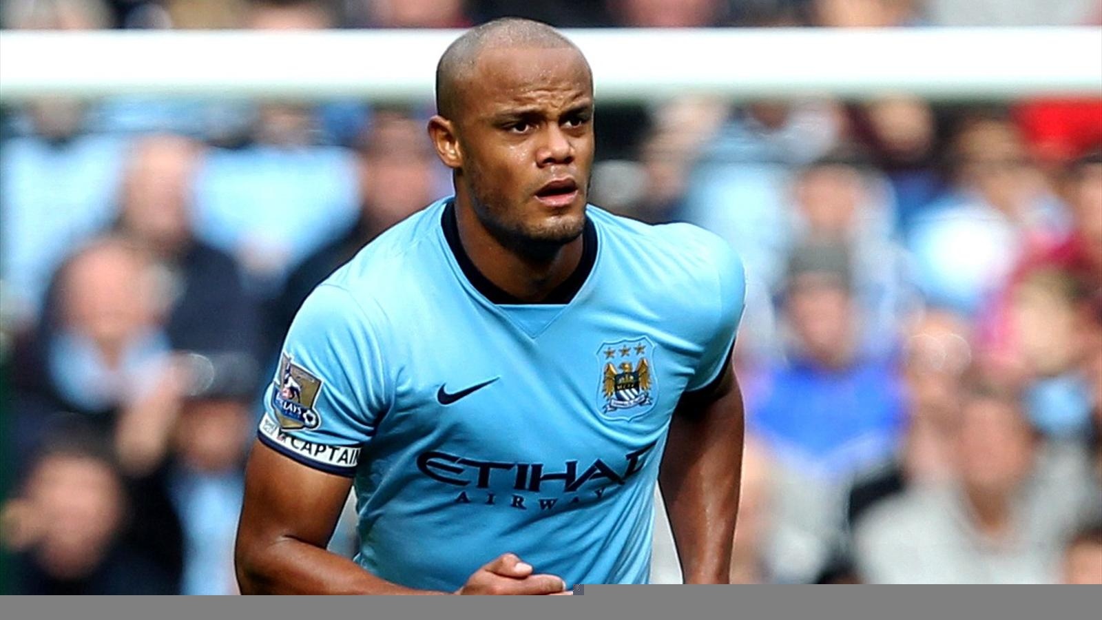 3. Vincent Kompany (Manchester City): Đội trưởng “The Citizen” từng được đánh giá là một trong những trung vệ xuất sắc nhất Premier League. Mùa này, tuyển thủ Bỉ thi đấu không tốt. Anh liên tiếp mắc những sai lầm ngiêm trọng, qua đó để mất vị trí vào tay Martin Demichelis.