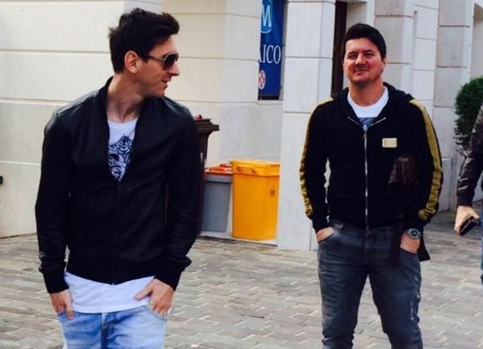 Diem tin 24/4: Messi sang Italy de tu van suc khoe hinh anh