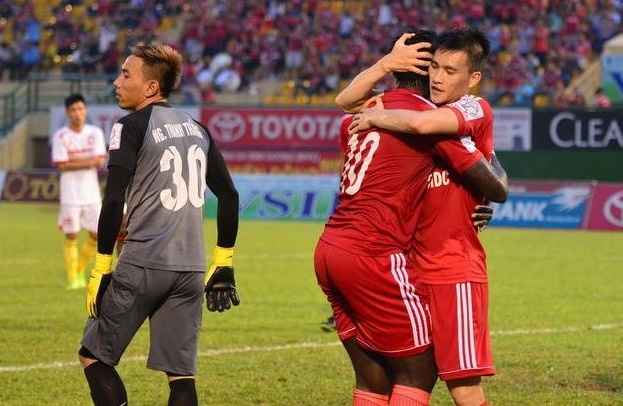 Binh Duong 3-1 Hai Phong: Cong Vinh lap ky luc hinh anh