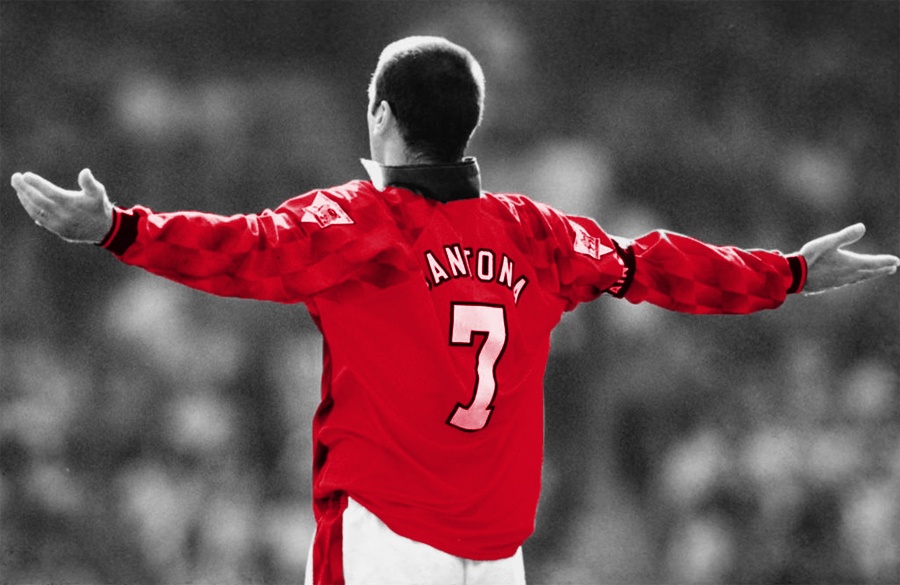 Cu sut penalty khien bong xoay nguoc lai cua Cantona hinh anh