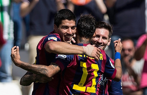 Cordoba 0-8 Barca: Suarez lap hat-trick, Messi qua mat CR7 hinh anh