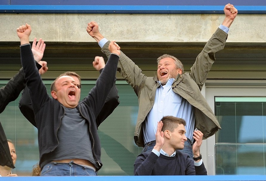 Ty phu Abramovich an mung phan khich khi Chelsea vo dich som hinh anh