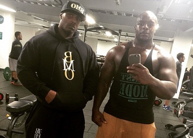 ‘Quai thu’ 100 kg ra suc tap luyen du mua giai ket thuc hinh anh