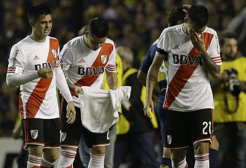 Nhieu cau thu bi xit hoi cay o sieu kinh dien Nam My hinh anh