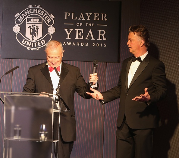 HLV Van Gaal gay cuoi tai le trao giai cua M.U hinh anh