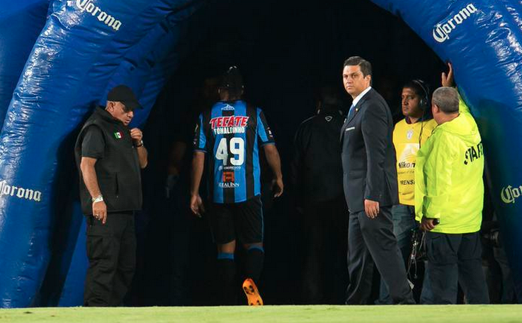 Ronaldinho gian doi di vao duong ham vi bi thay ra hinh anh