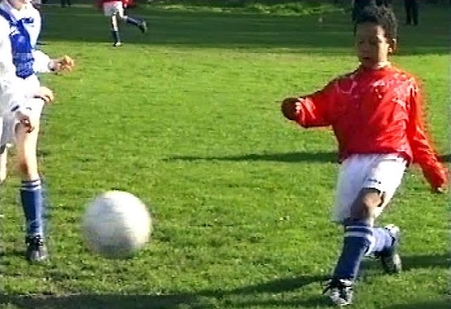 Tan binh cua M.U solo ghi ban tu san nha khi 7 tuoi hinh anh