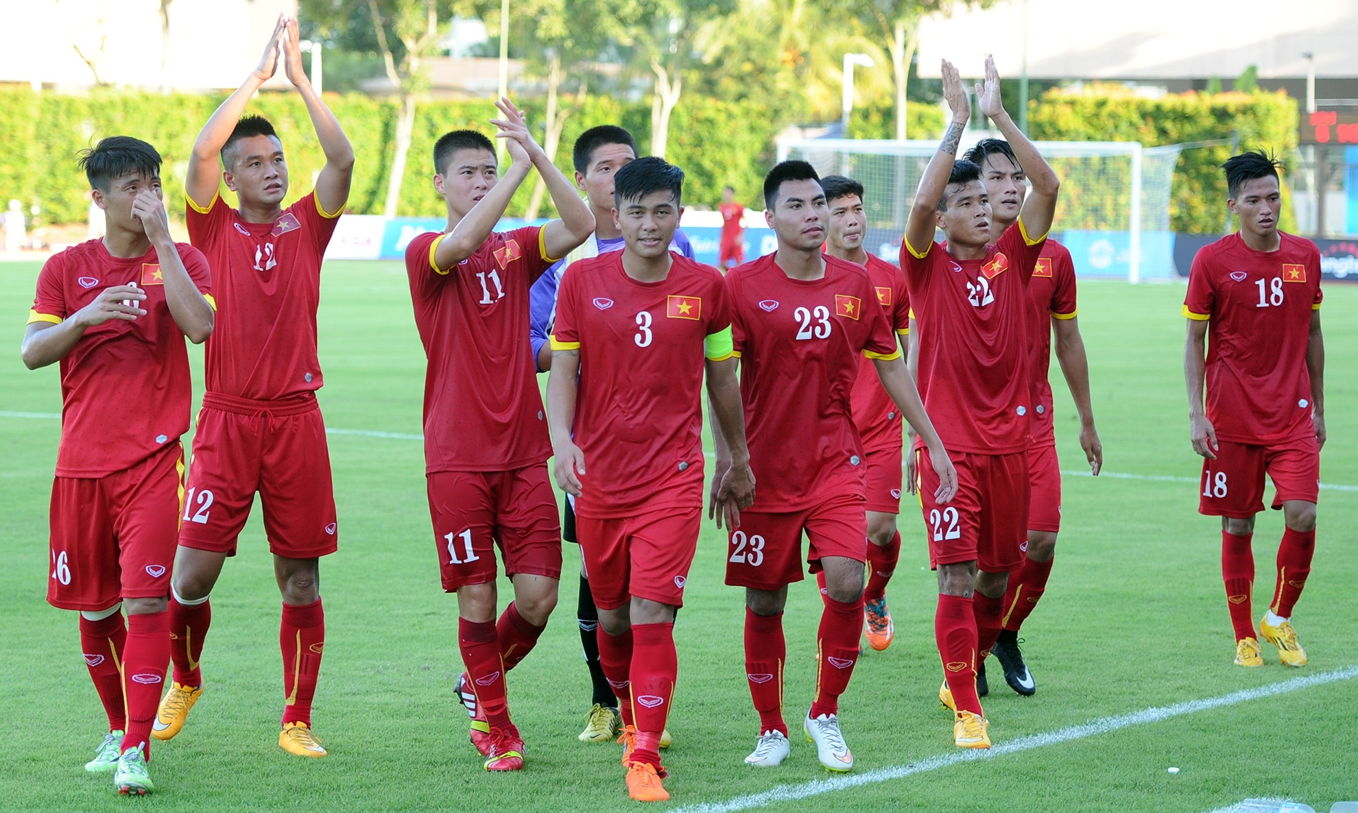 U23 Viet Nam 6-0 Brunei: Mua ban thang muon hinh anh
