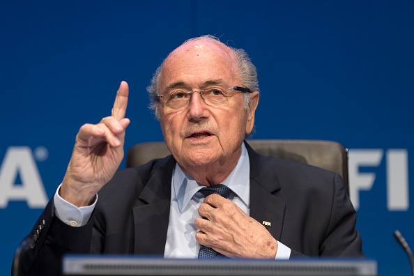 Blatter khong con lua chon nao khac ngoai tu chuc hinh anh