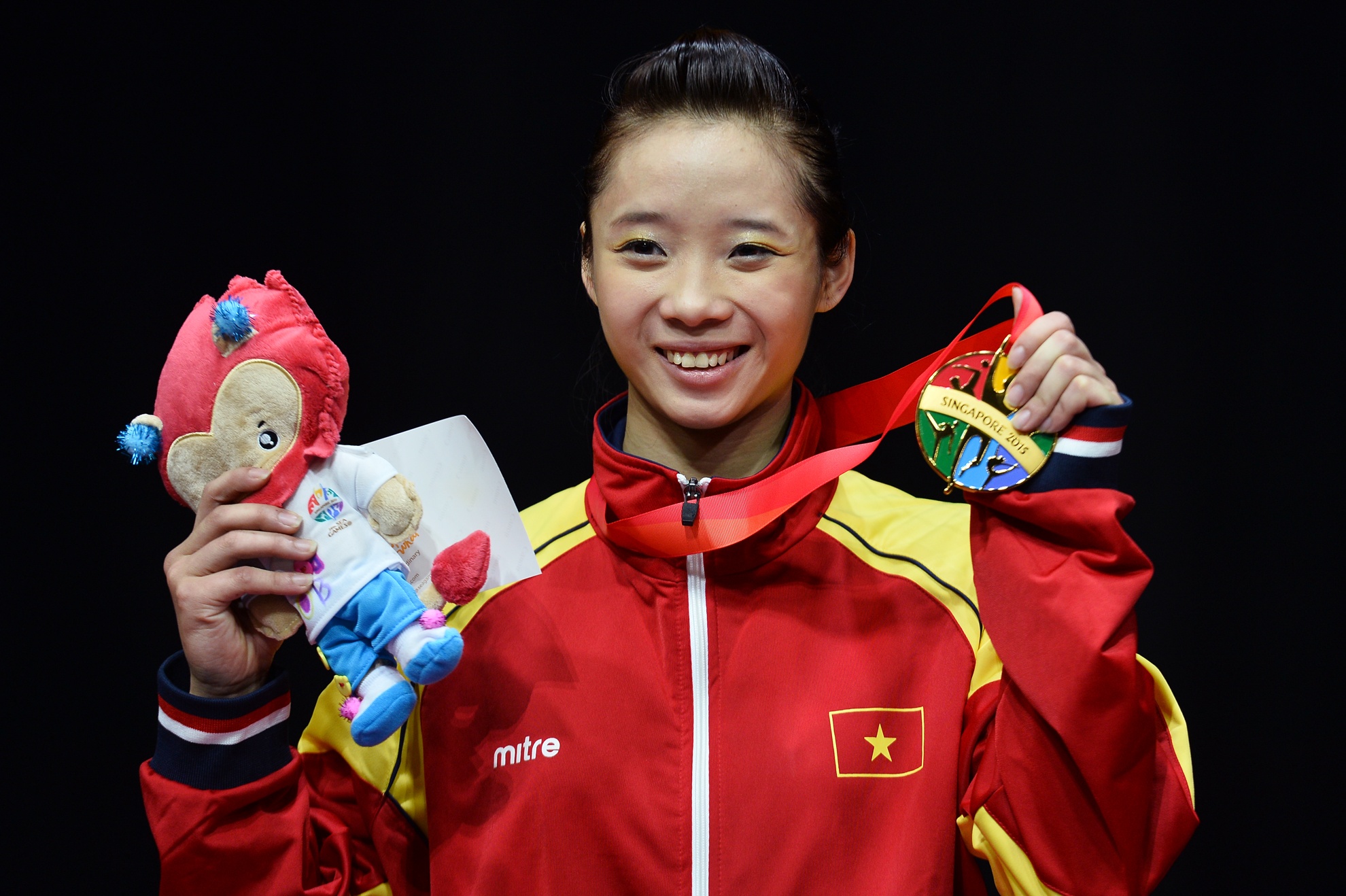 Khoanh khac Thuy Vi doat HCV dau tien cho Wushu VN hinh anh