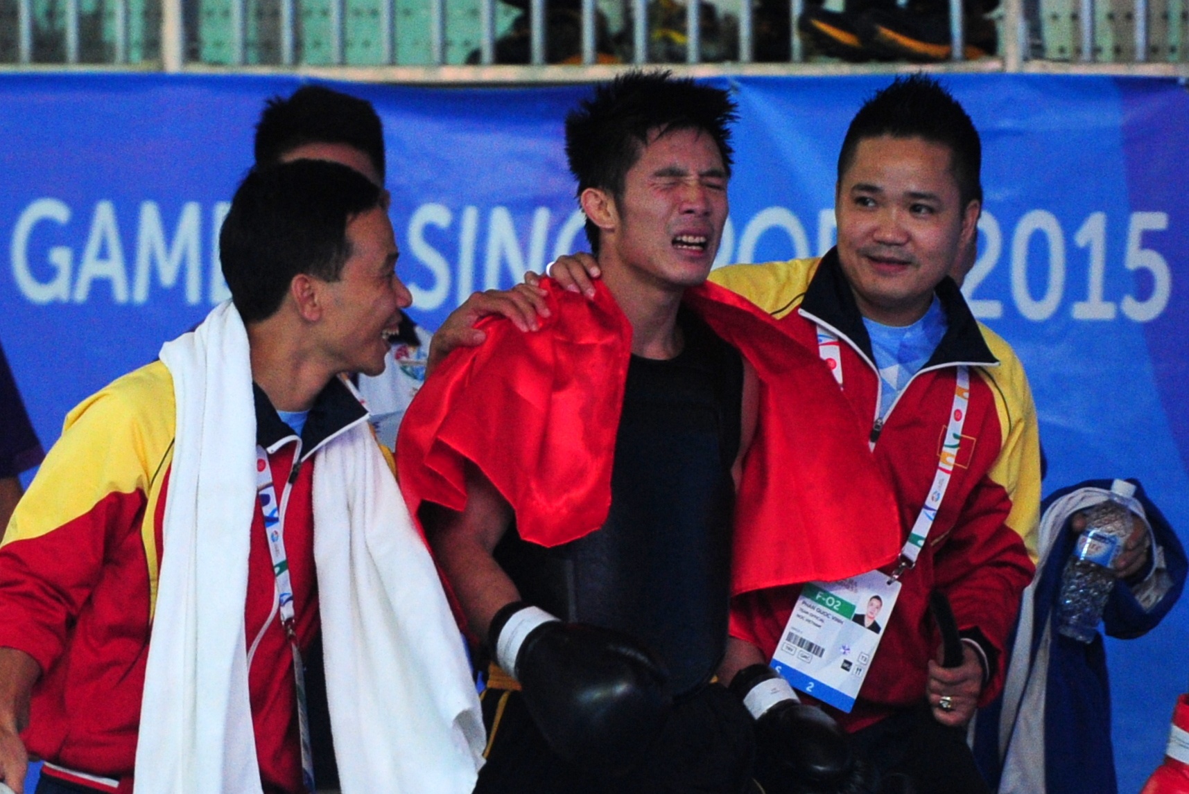 Vo si Viet kiet suc sau khi gianh HCV wushu SEA Games 28 hinh anh