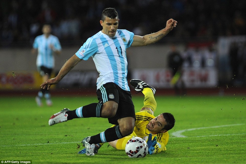Video tong hop tran dau: Argentina 2-2 Paraguay hinh anh