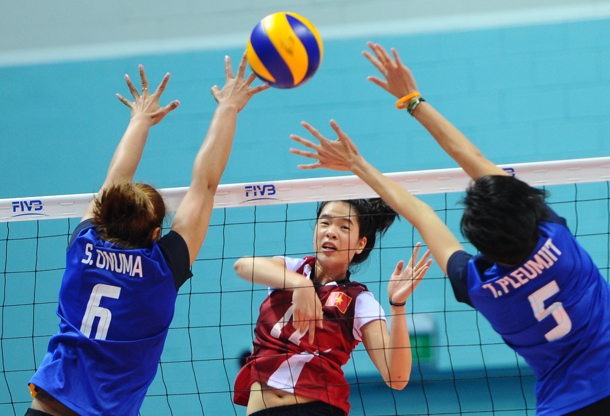 Bong chuyen nu Viet Nam thua trang 0-3, nhan HCB SEA Games hinh anh