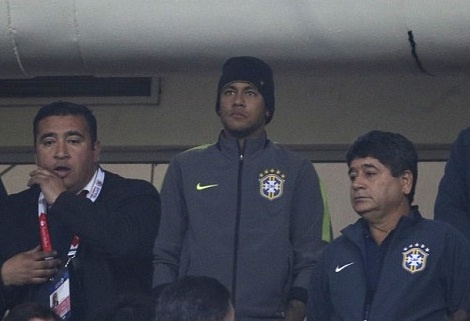 Neymar lang le xem dong doi thi dau tu khan dai hinh anh